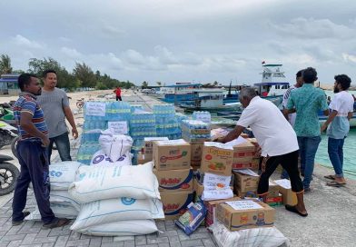 މާމެންދޫ ގެ ރައްޔިތުންގެ ފަރާތުން ދެއްވަދޫ ރައްޔިތުންނަށް އެހީތެރިވުމުގެ ގޮތުން ދެއްވި އެހީގެ ތަކެތި ދެއްވަދޫ ކައުންސިލާ ހަވާލު ކުރުން